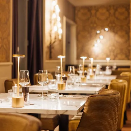 Hotell Barriere Le Grand 4*