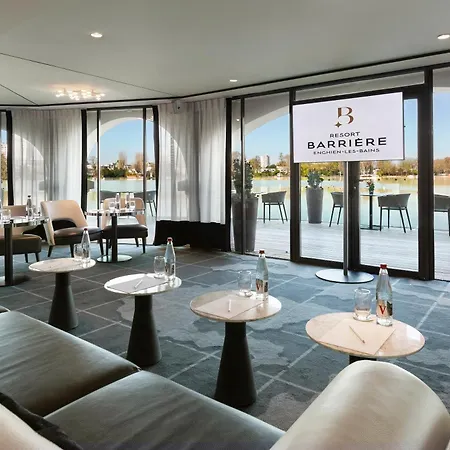 Hotell Barriere Le Grand 4*