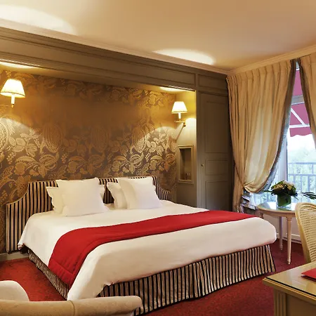 Hotell Barriere Le Grand 4*