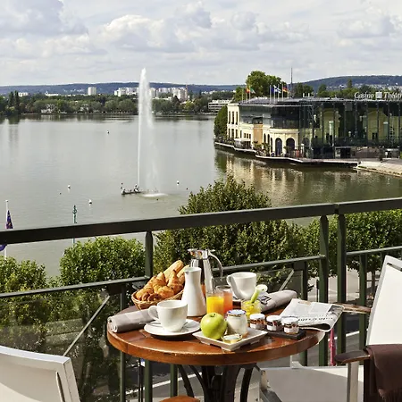 Hotell Barriere Le Grand 4*