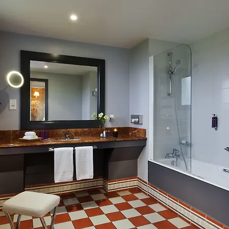 Hotell Barriere Le Grand Enghien-les-Bains